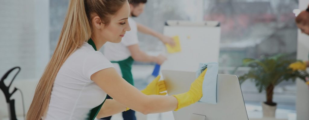 Städpersonal från Mterson i arbete